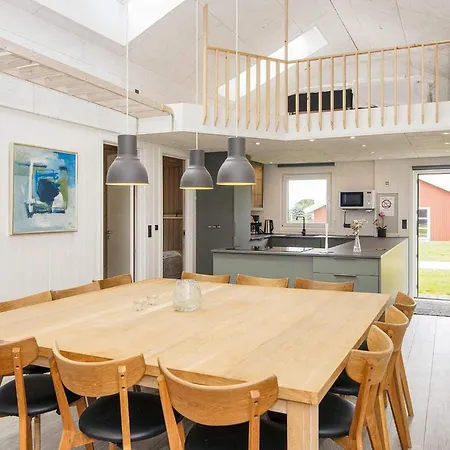 12 Person In Дом отдыха