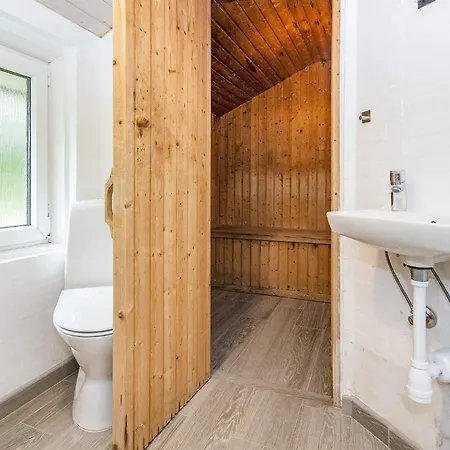 12 Person In Норборг